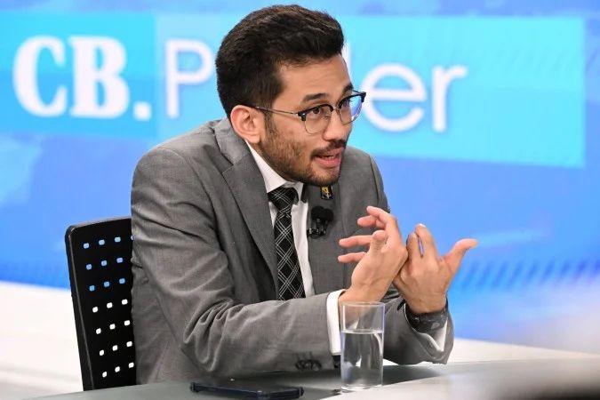 Kim Kataguiri em entrevista sobre crise no STF