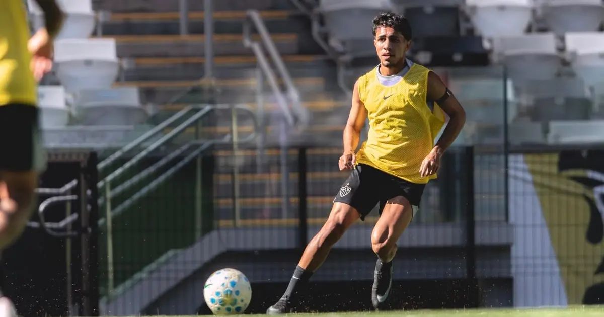 Kauã Pascini em ação com a camisa do Atlético