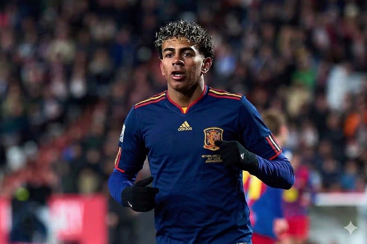 Lamine Yamal com uniforme da seleção espanhola