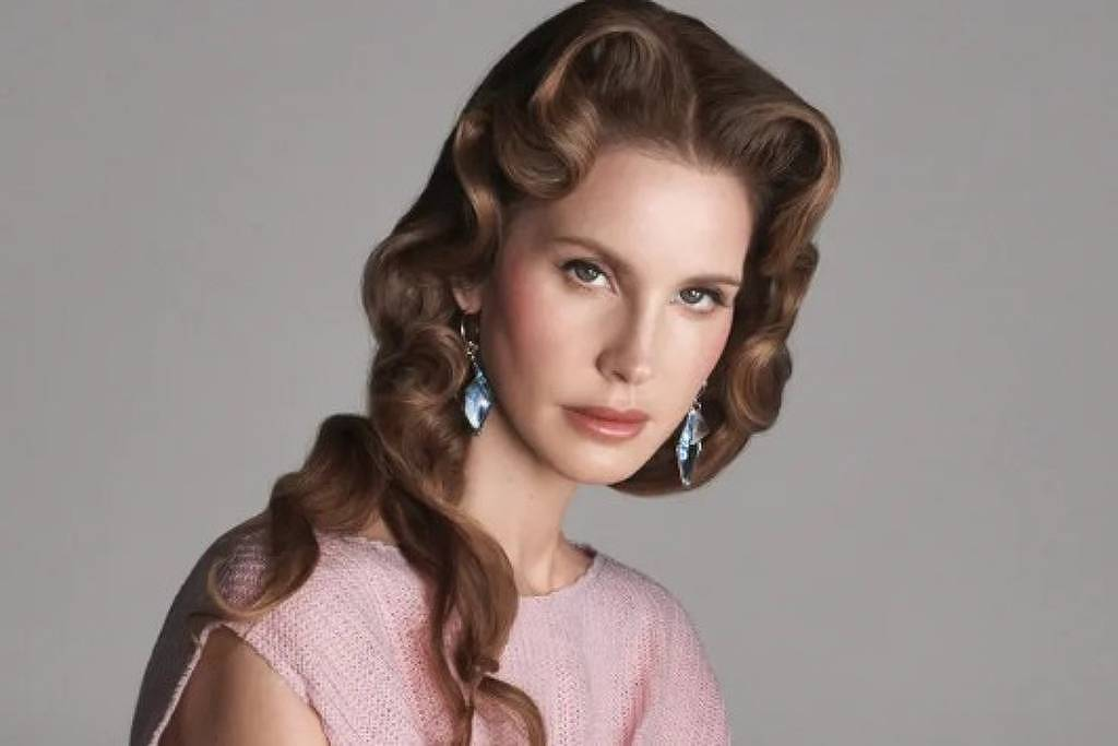 Lana Del Rey em estúdio gravando