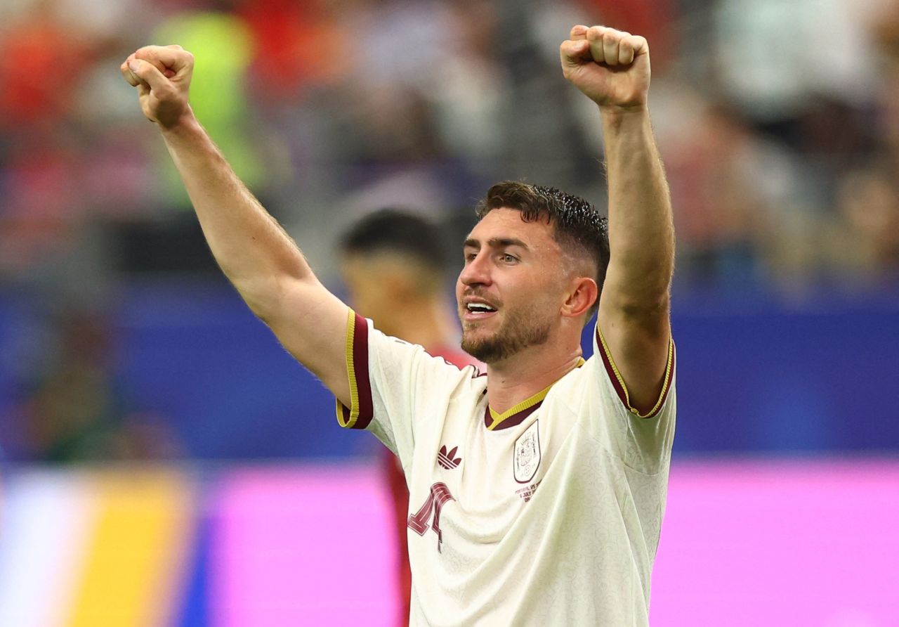 Aymeric Laporte em ação pela seleção espanhola