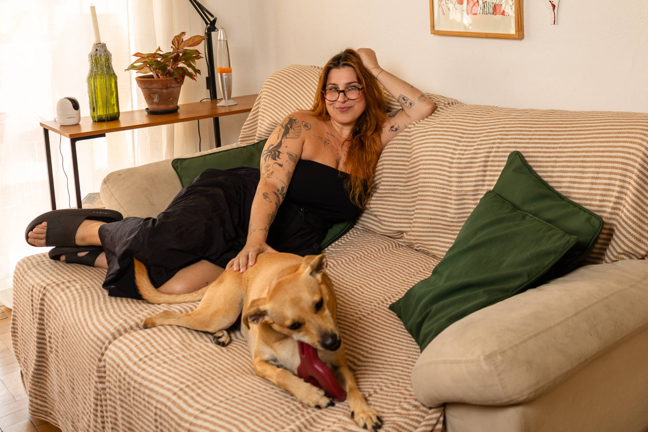 apartamento vazio com móveis básicos