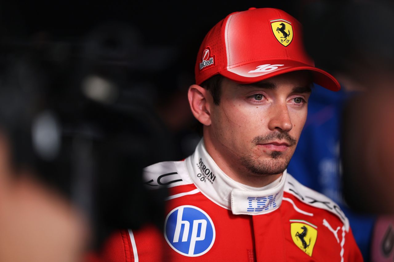 Charles Leclerc com a Ferrari no circuito Gilles Villeneuve em Montreal
