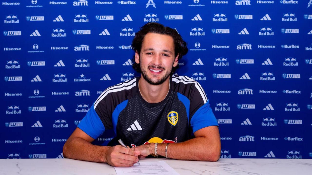 James Trafford com a camisa do Leeds United
