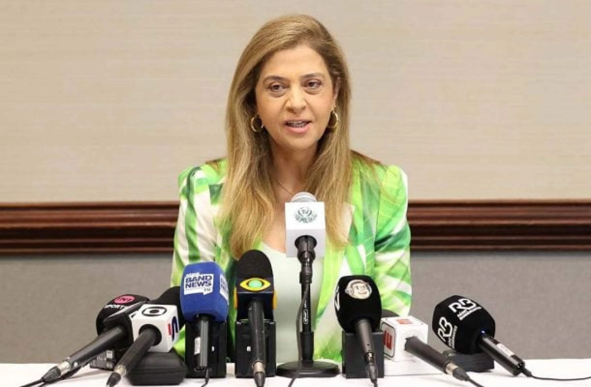 Leila Pereira durante encontro na sede da CBF