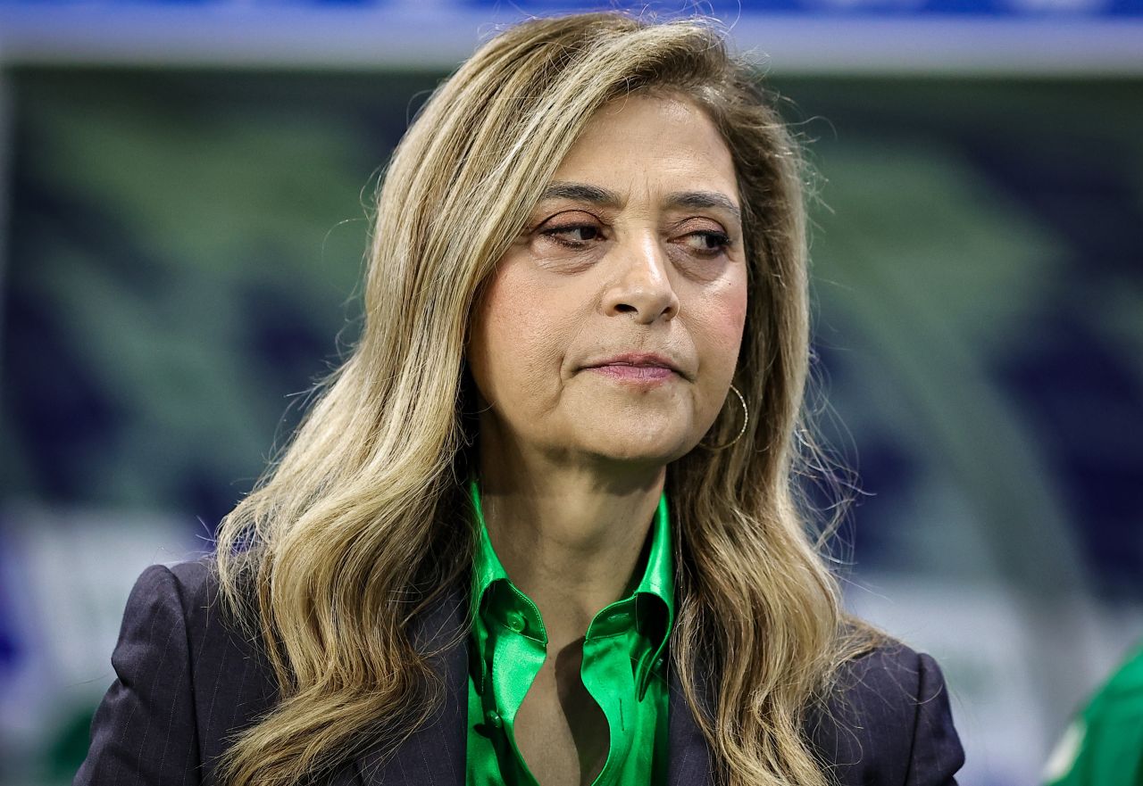 Leila Pereira em entrevista antes de partida