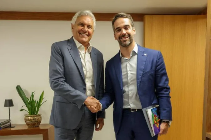 Eduardo Leite e Ronaldo Caiado durante encontro