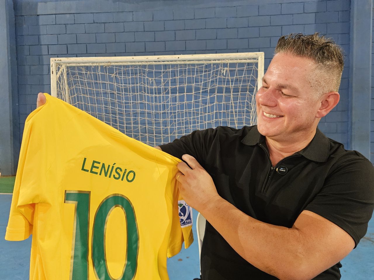 Lenísio ex-pivô do futsal