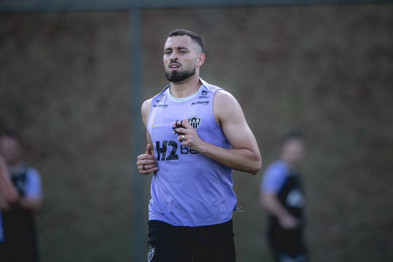 Léo Duarte durante treino do Atlético-MG