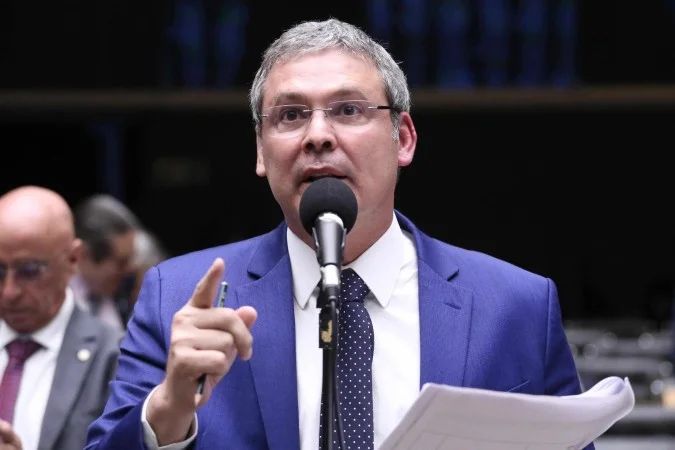 Lindbergh Farias e Flávio Bolsonaro