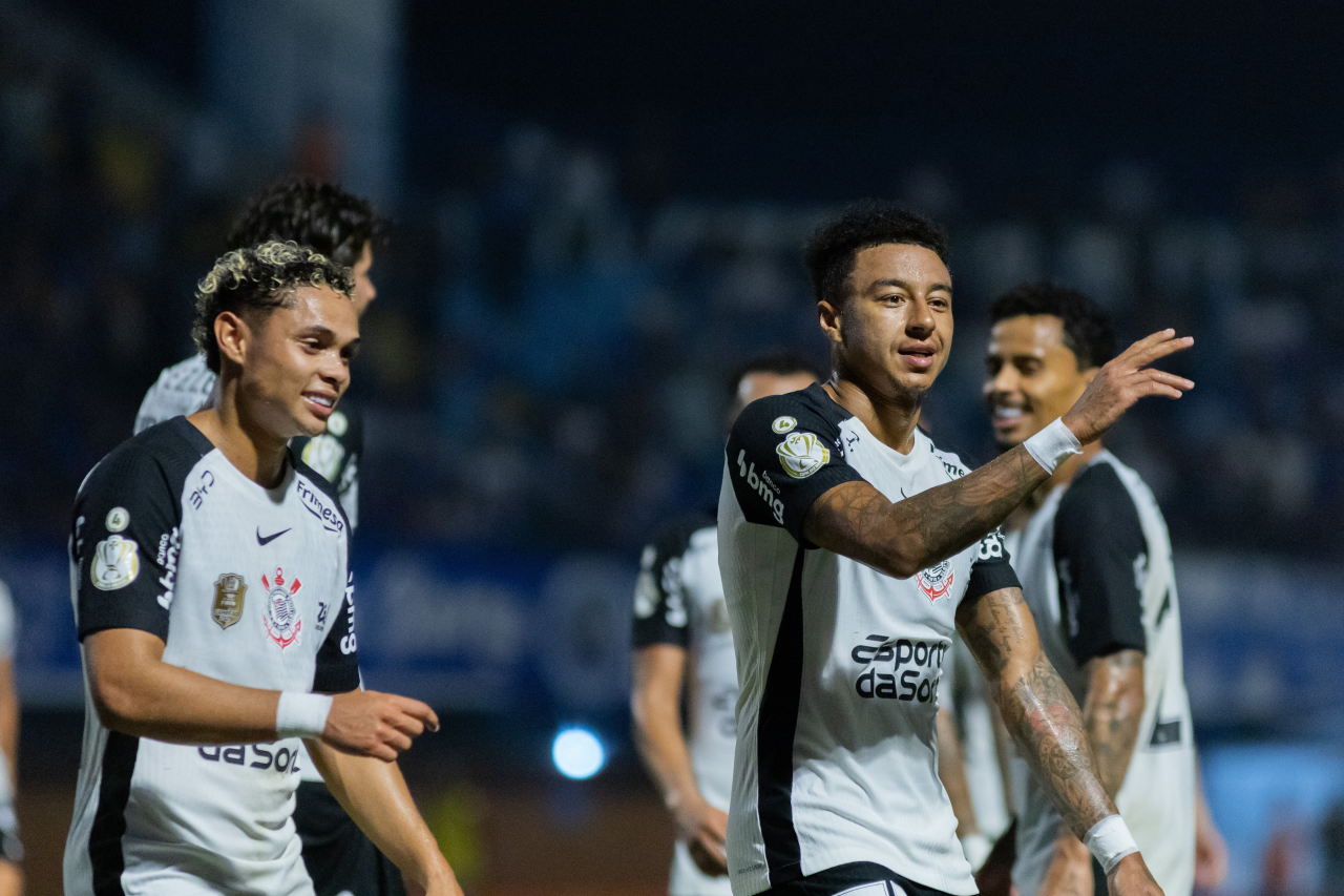 Jesse Lingard comemorando gol pelo Corinthians