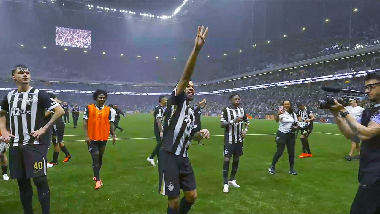 Renan Lodi comemorando gol pelo Atlético-MG