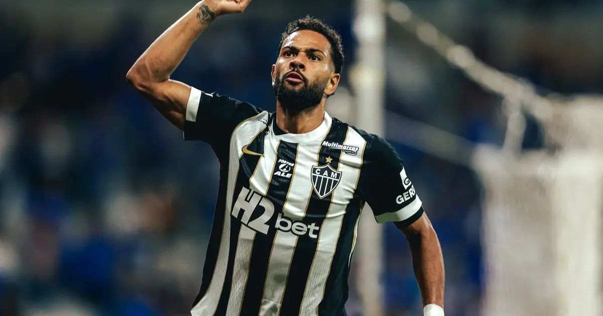 Renan Lodi comemorando gol pelo Atlético no Mineirão