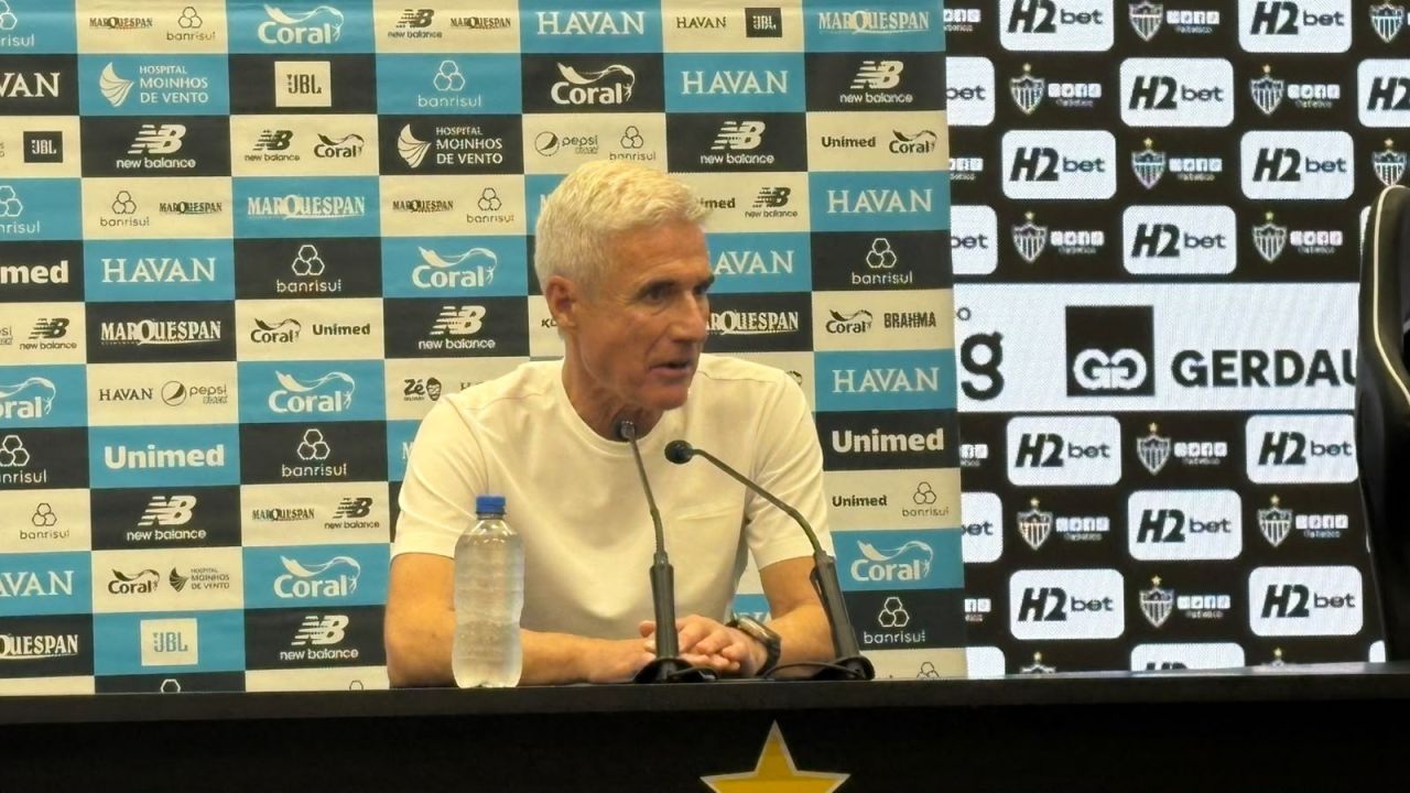 Luís Castro em coletiva após derrota do Grêmio