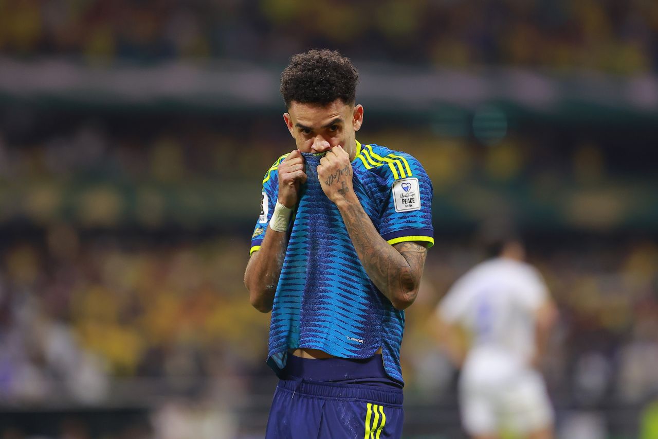 Luis Díaz comemorando gol contra o Uzbequistão
