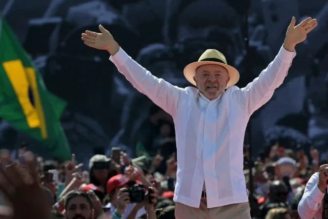 Lula discursa na Vila Euclides durante abertura da campanha em São Bernardo
