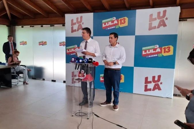 Camilo Santana no QG da campanha em Brasília