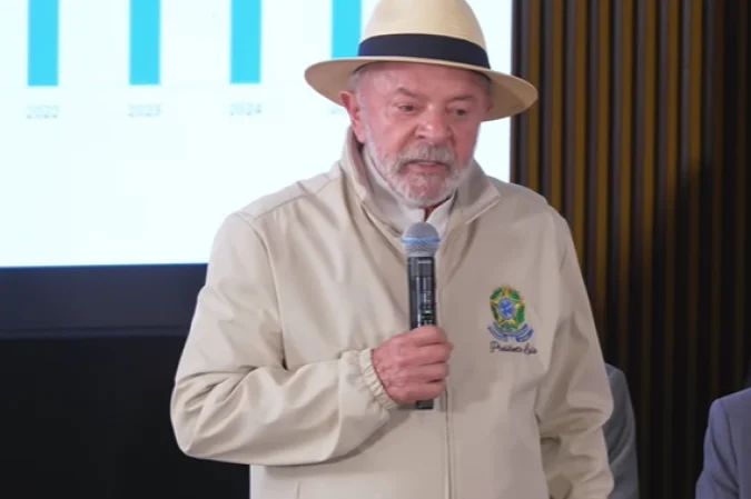 Presidente Lula durante apresentação de dados do Inpe