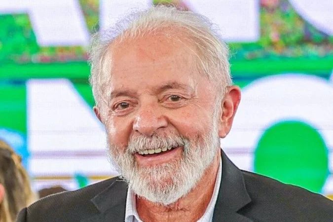 Lula e Elmano de Freitas durante cerimônia da Transnordestina