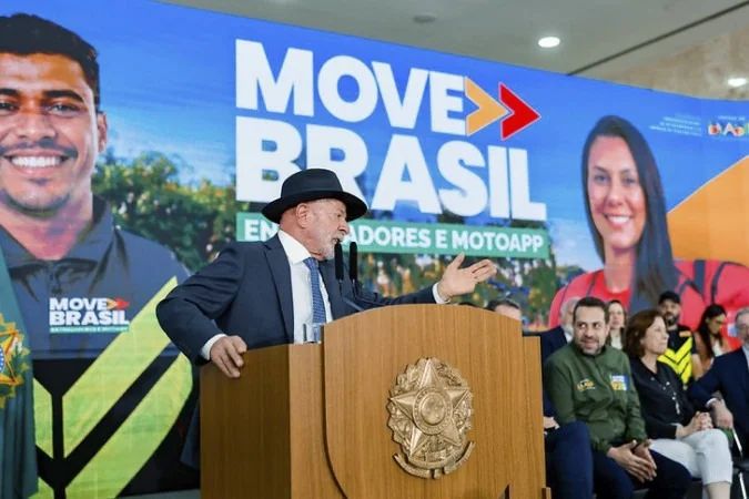 Presidente Lula discursa no Palácio do Planalto