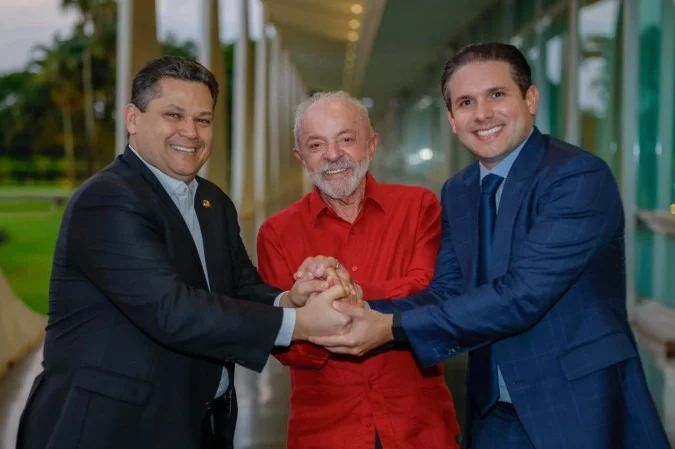 Lula com Hugo Motta e Davi Alcolumbre em reunião
