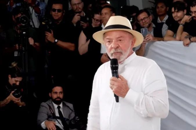 Lula durante oficialização da candidatura