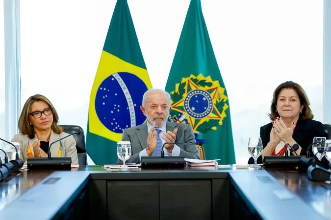 Lula durante sanção do Dia Nacional em Memória das Vítimas da Covid-19
