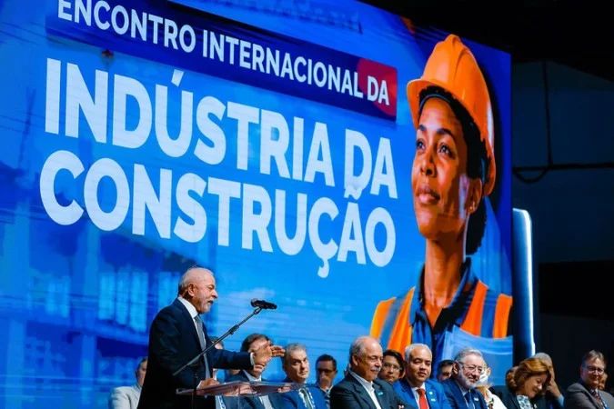 Presidente Lula discursando durante o Enic em São Paulo