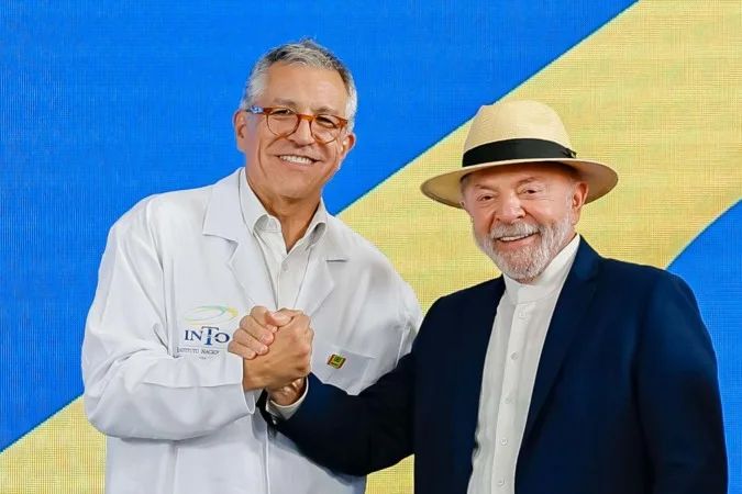 Presidente Lula durante cerimônia de sanção da lei de saúde em Brasília