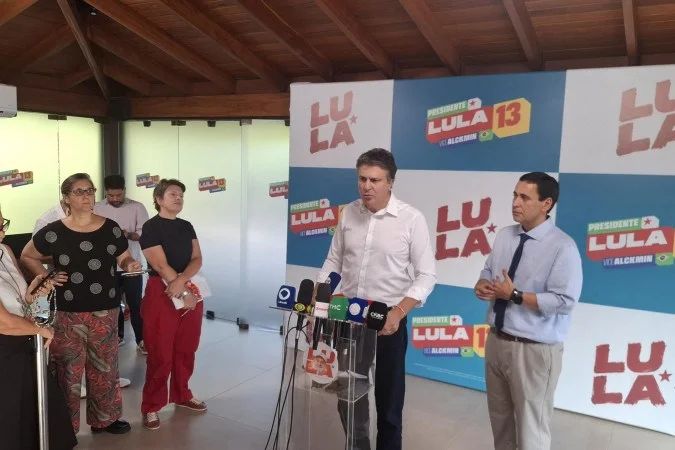Camilo Santana no QG da campanha em Brasília