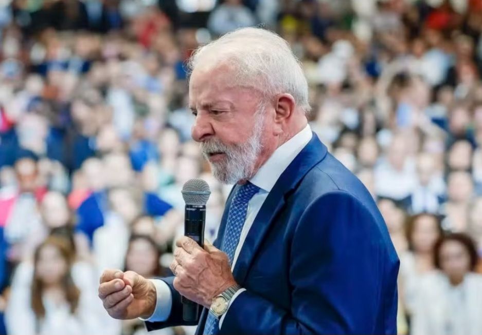 Lula em fábrica de fertilizantes na Bahia