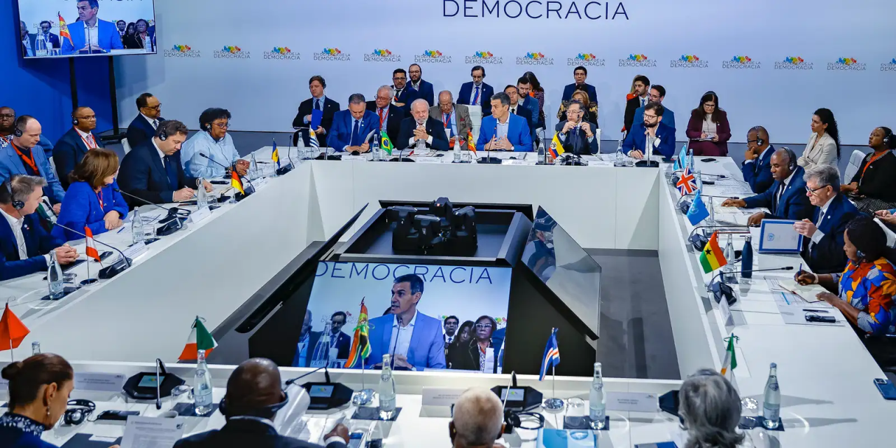 Presidente Lula discursando em Barcelona