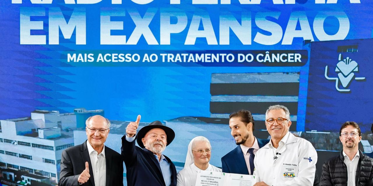 cerimônia de entrega de acelerador linear no Hospital Santa Marcelina