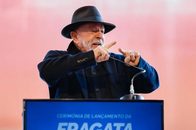 Presidente Lula na cerimônia de lançamento da Fragata Cunha Moreira em Itajaí