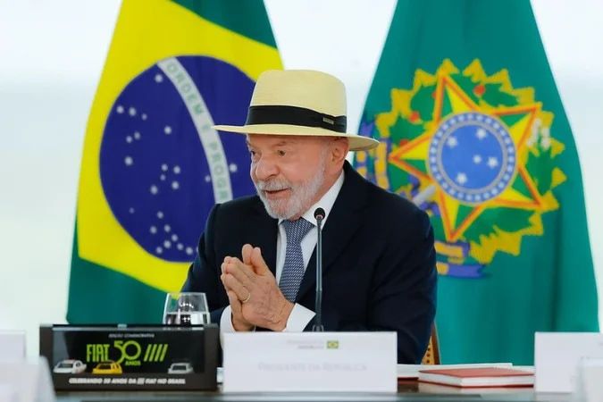 Lula durante cerimônia de posse no Sindicato dos Metalúrgicos do ABC
