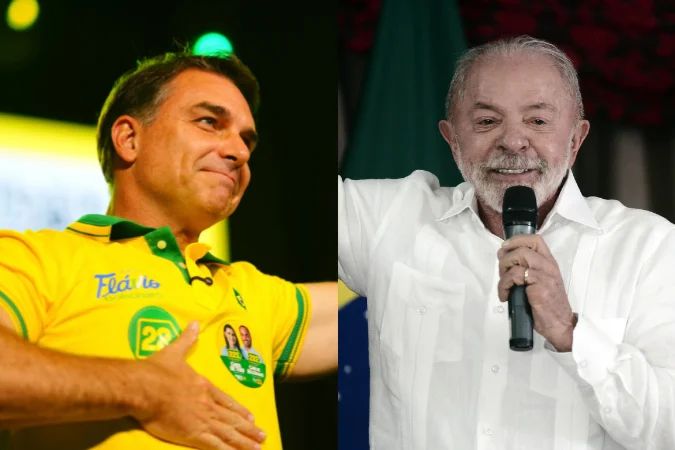 celulares com grupos de WhatsApp abertos