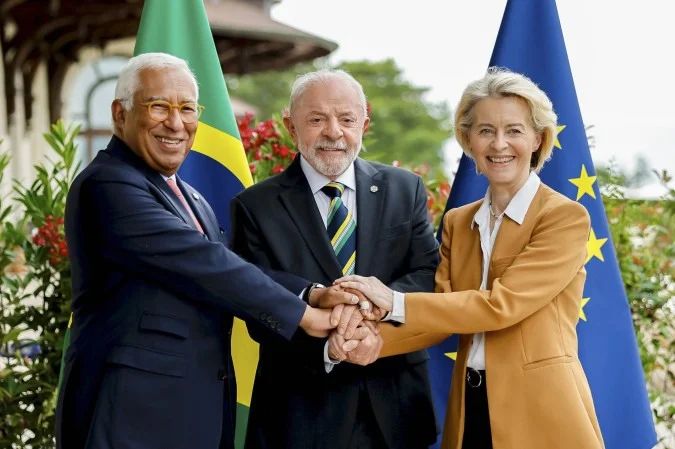 Lula com líderes do G7 em foto oficial