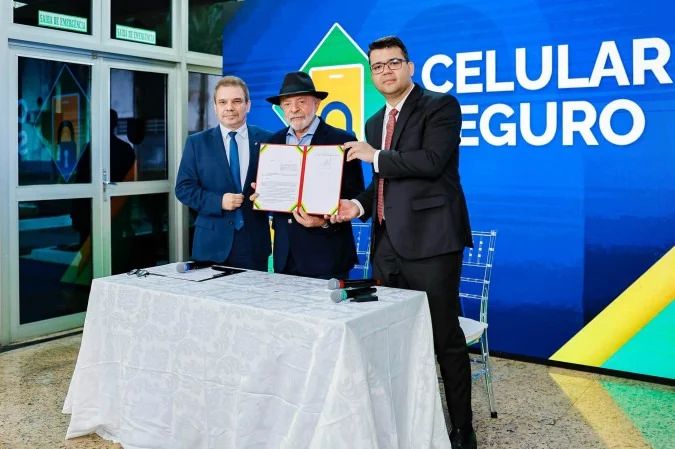 Presidente Lula durante lançamento do programa Celular Seguro