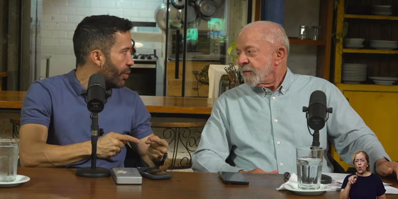 Lula durante transmissão ao vivo no Palácio da Alvorada