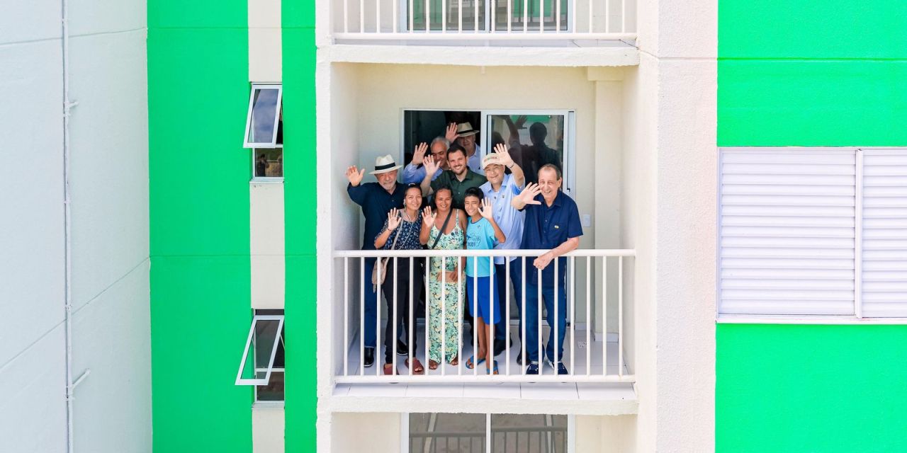 Entrega de moradias do Minha Casa Minha Vida em Manaus