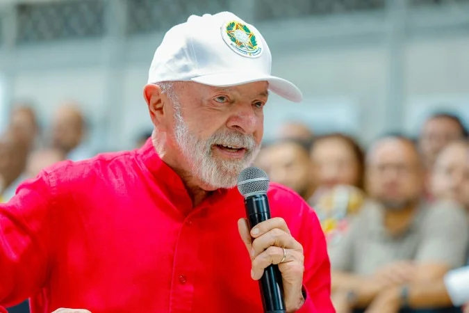 Luiz Inácio Lula da Silva discursando na Feira Brasil na Mesa, em Planaltina