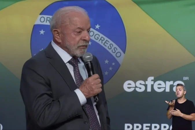 Presidente Lula discursa em jantar com empresários