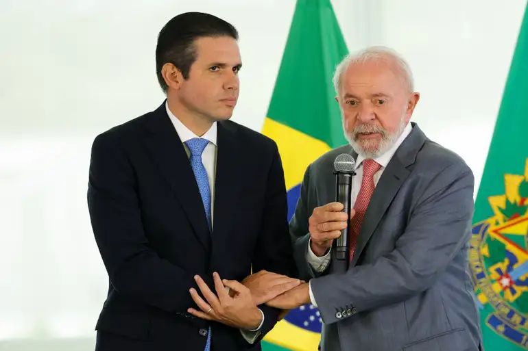 Presidente Lula em entrevista sobre proposta de alteração da jornada de trabalho