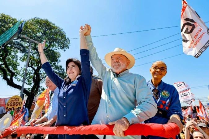 Lula durante caminhada Brasil Pronto pra Mais em São Miguel Paulista