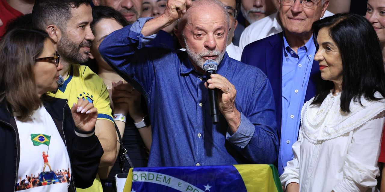 Lula discursa após reeleição