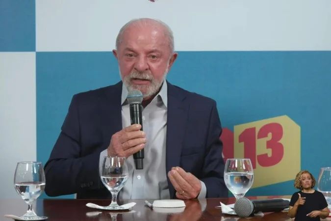 Presidente Lula durante transmissão ao vivo