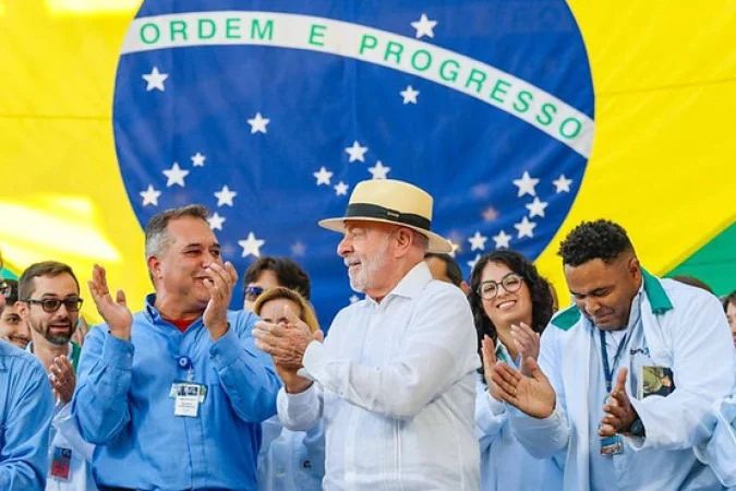 Presidente Lula no Centro Industrial Nuclear da Marinha