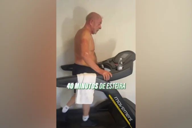 Lula sem camisa correndo na esteira