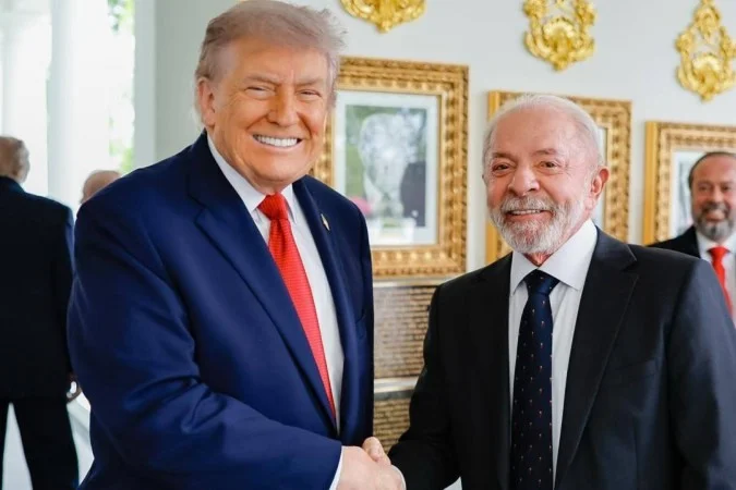 Lula discursando no evento Luz para Todos