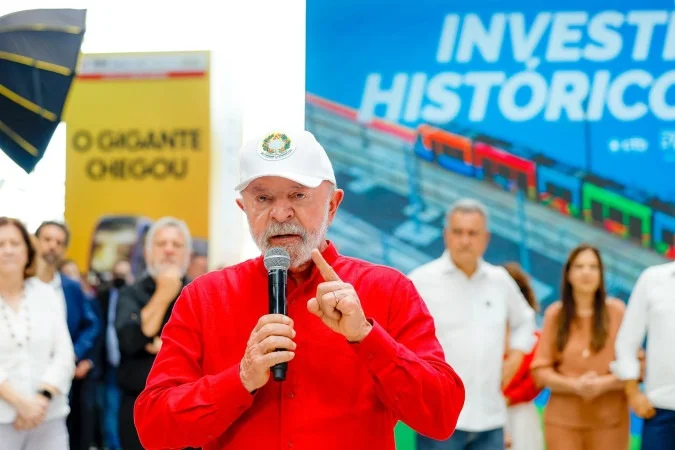 Presidente Lula em visita às obras do VLT em Salvador